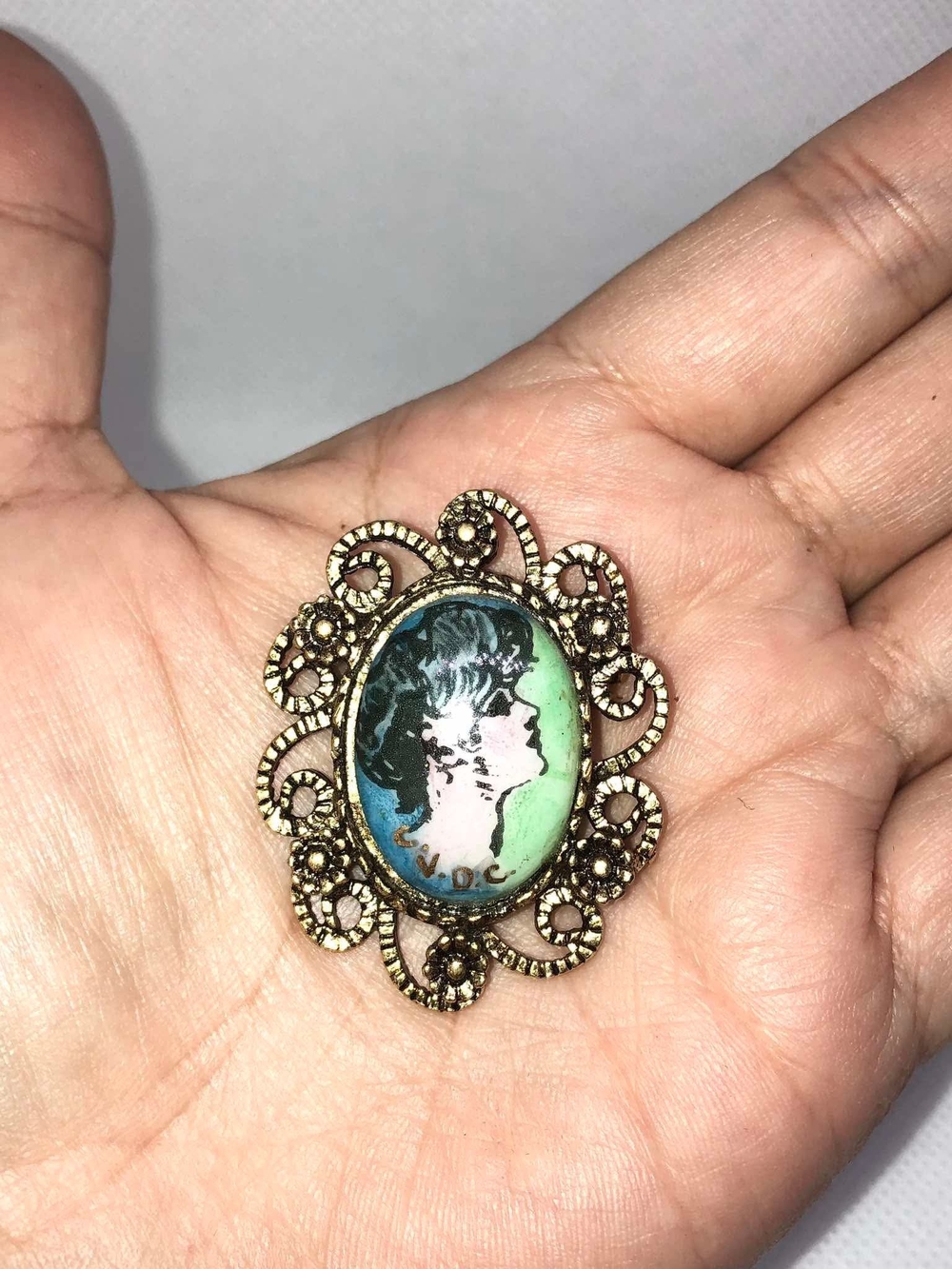 Vintage Style Gold Cameo Pendant Necklace - Green Blue Cameo
